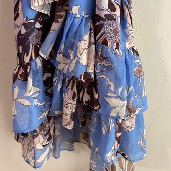 Alexis Melyssa Wrap Dress in Blue Floral - Picture 7 of 15